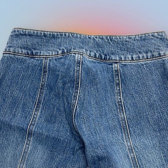 GAP Women’s 1 (juniors) Rear Center Leg Hem Blue Jesns - Picture 3 of 4